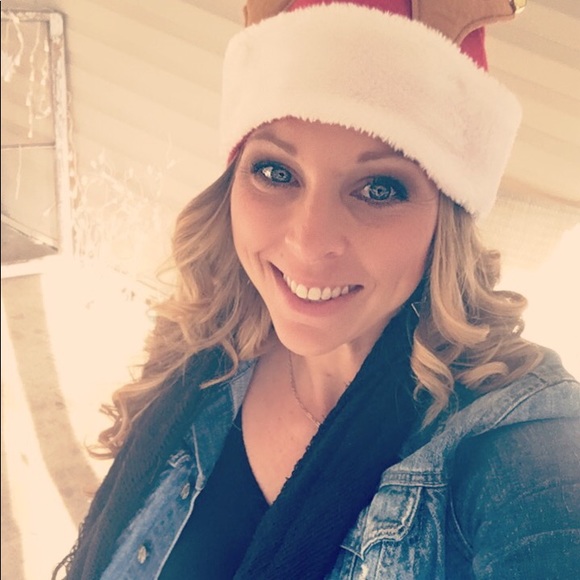 Meet your Posher, Stephanie - Picture 4 of 7